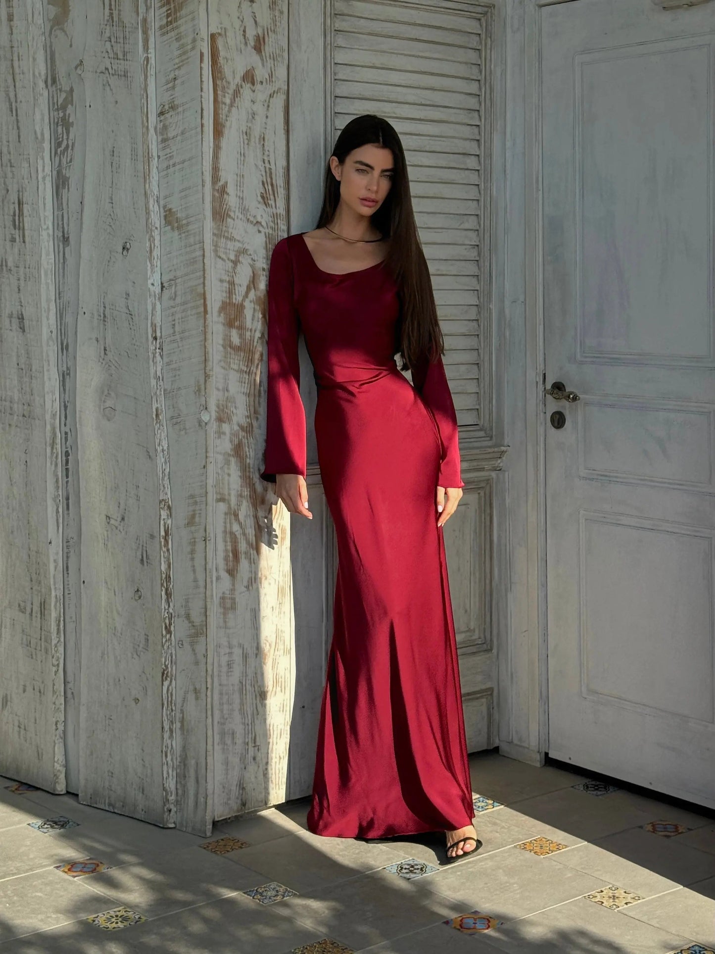 Valeria - Damen Maxikleid elegant langarm figurbetont mit weitem Saum