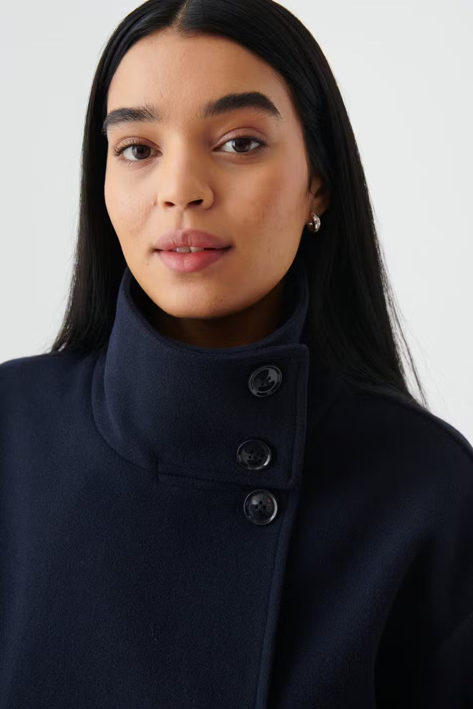 Lea – Asymmetrische Stehkragenjacke Damen