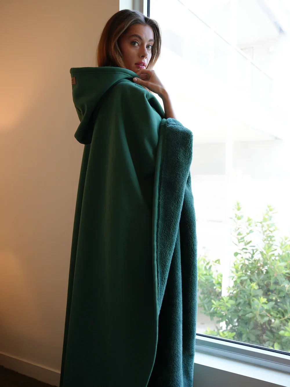 Milan - Unisex Kuscheldecke mit Kapuze Sofa