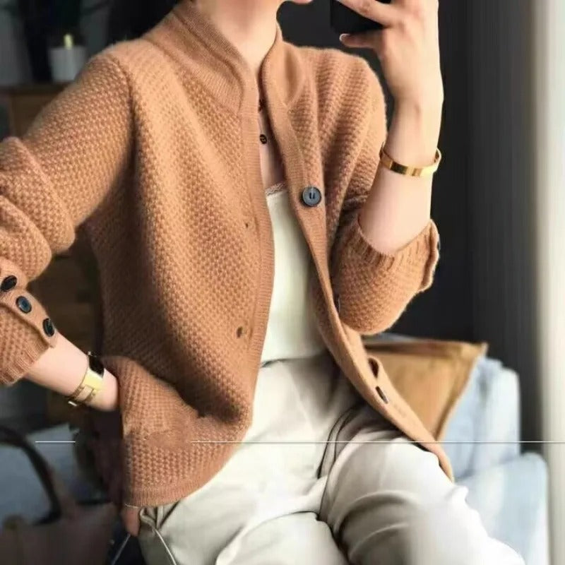 Emma - Damen Strickjacke mit Knopfleiste