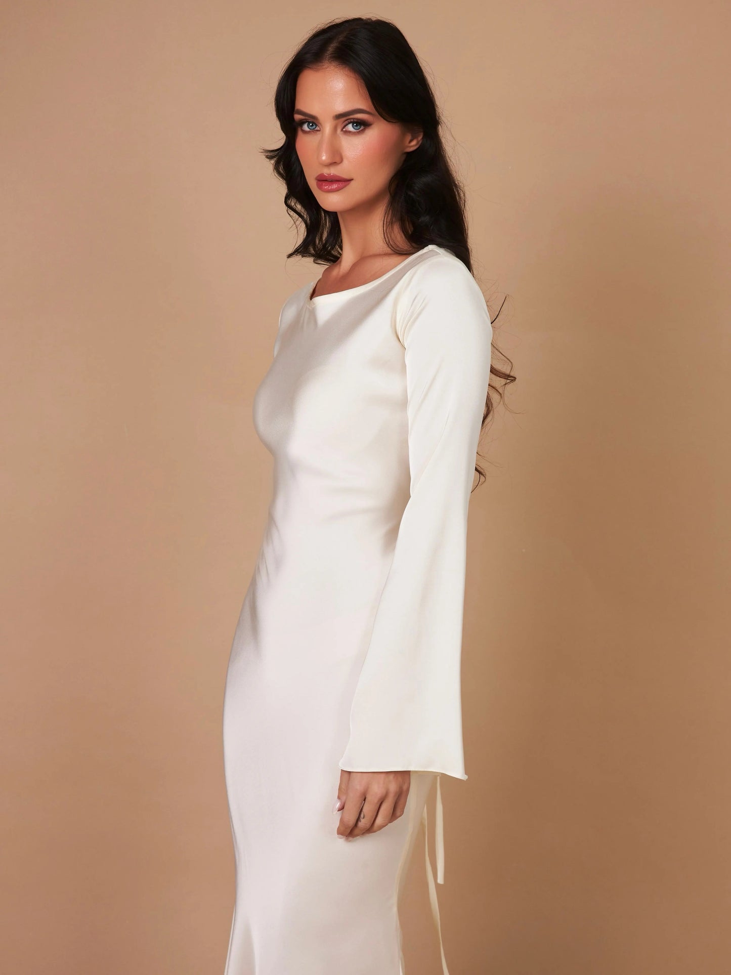 Valeria - Damen Maxikleid elegant langarm figurbetont mit weitem Saum