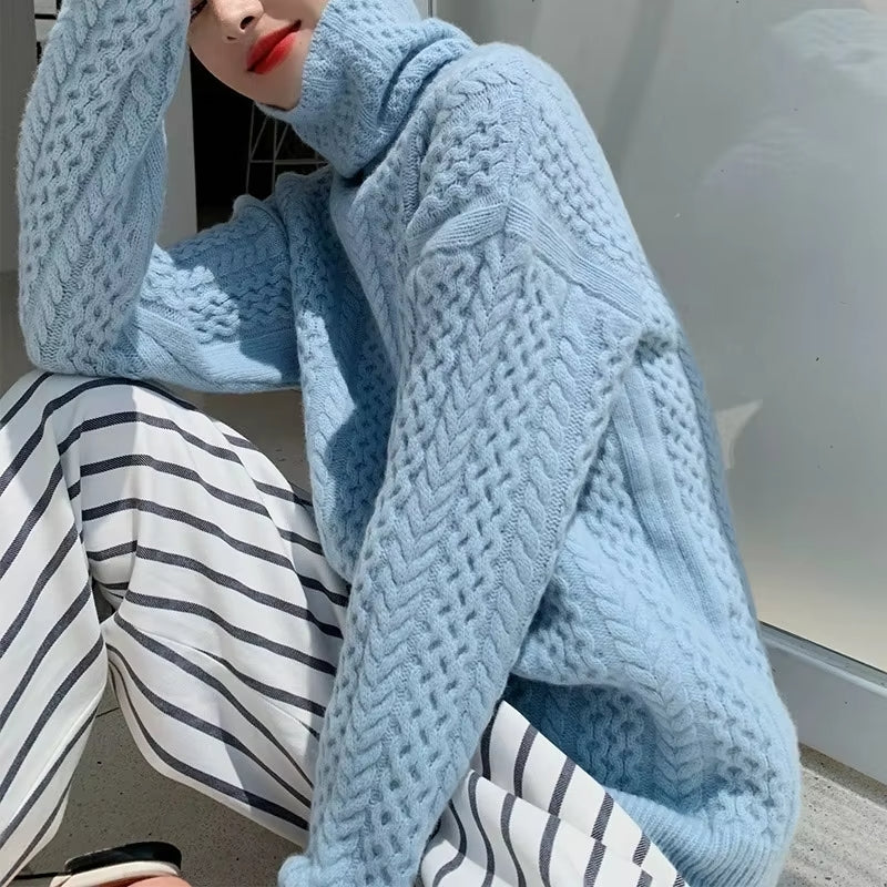 Sophie - Damen Strickpullover mit Zopfmuster und Rollkragen