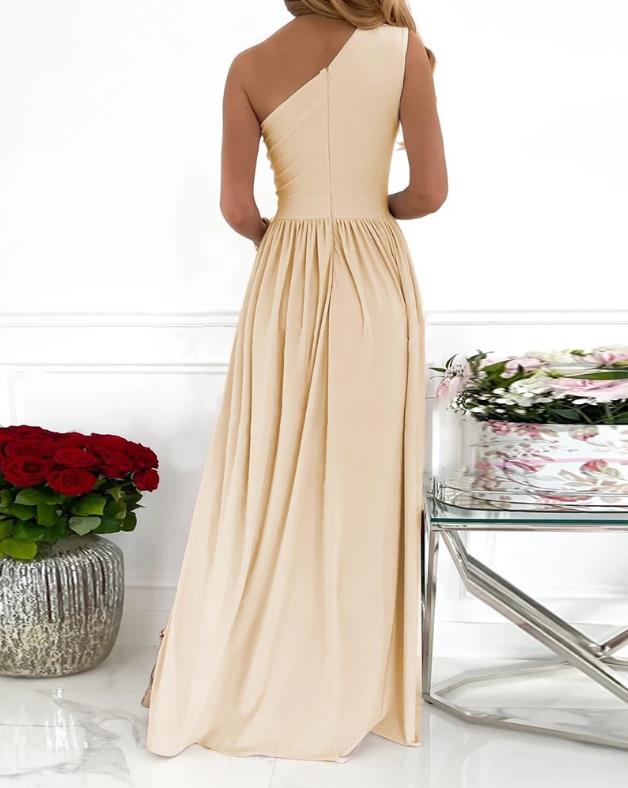 Bianca | Vestido minimalista con abertura alta