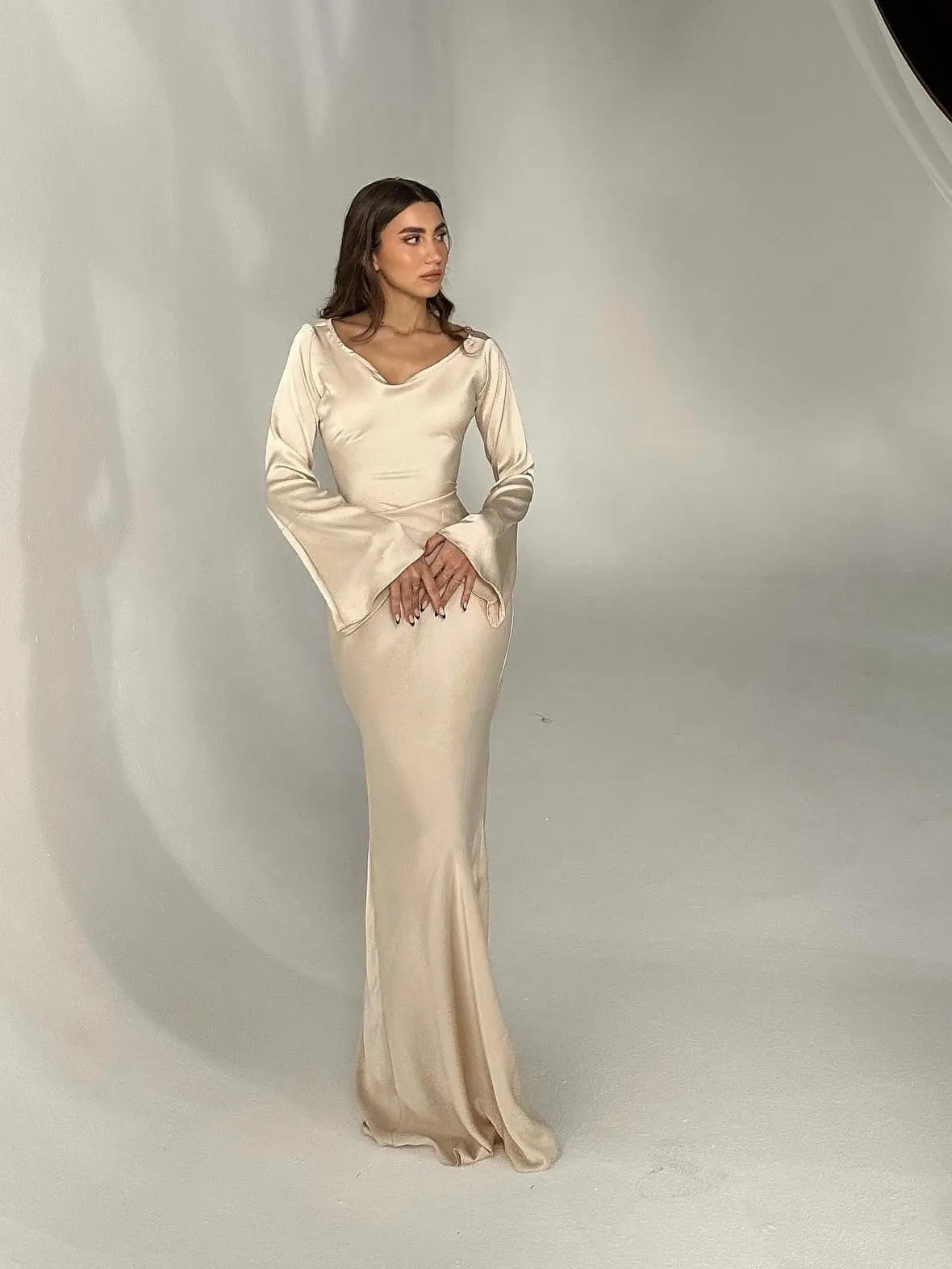 Valeria - Damen Maxikleid elegant langarm figurbetont mit weitem Saum