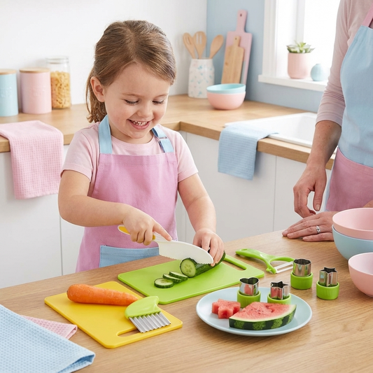 Safe kitchen set—for little gourmet chefs