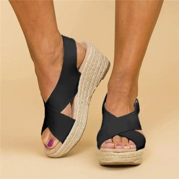 Marisol – Sommerliche Keilsandalen mit Bastsohle