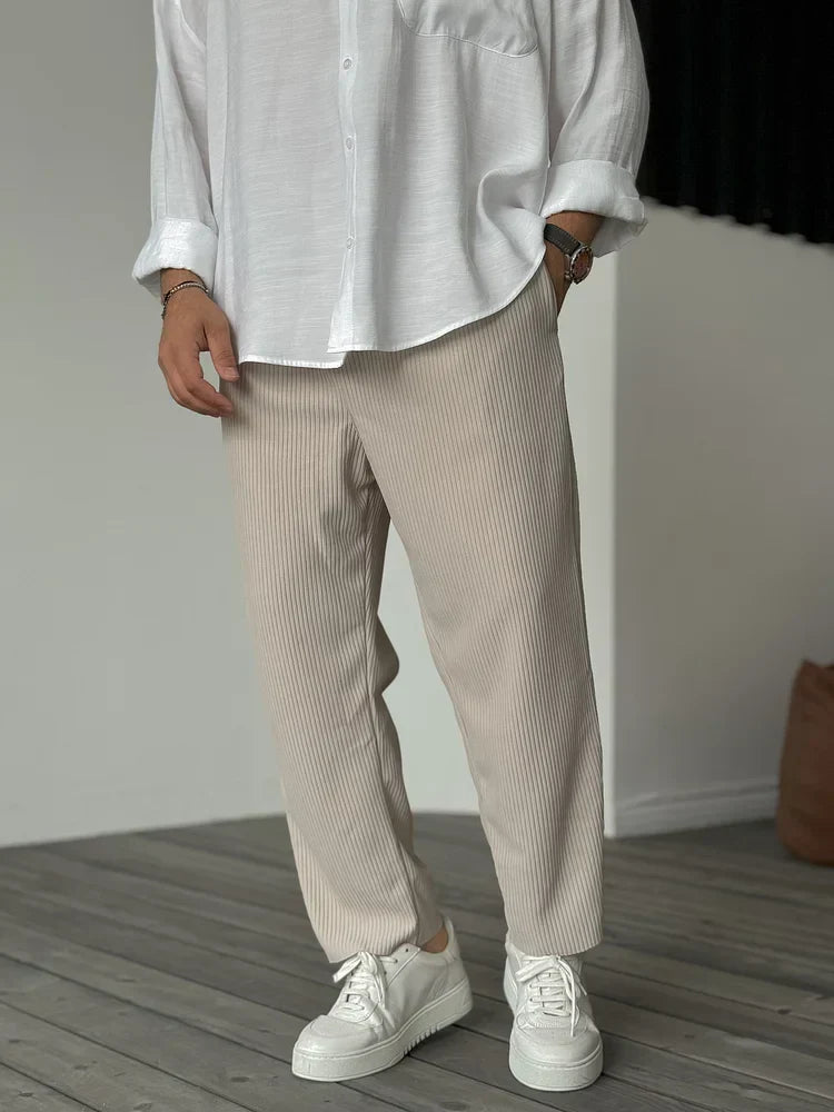 Noah – Plissierte Freizeit Herrenhose