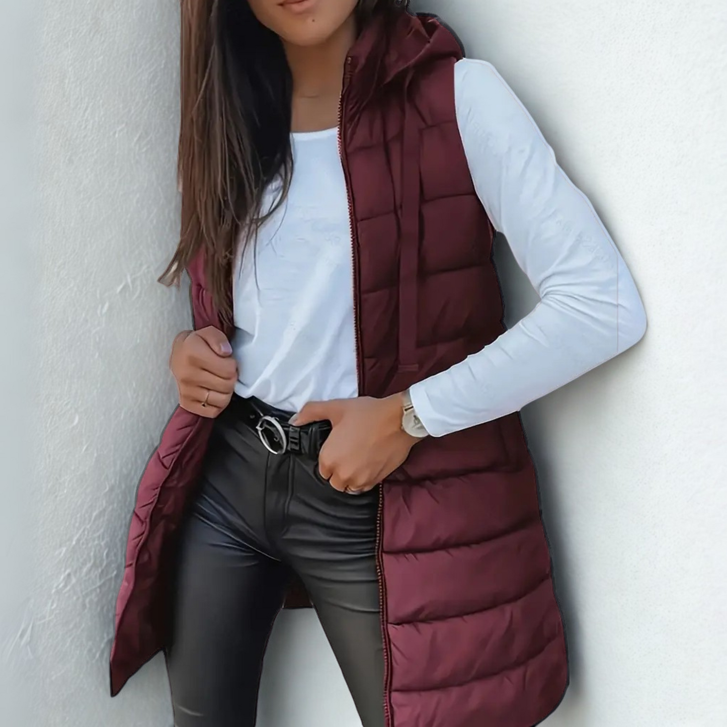 Sara – Steppweste Damen mit Kapuze und Modernem Schnitt