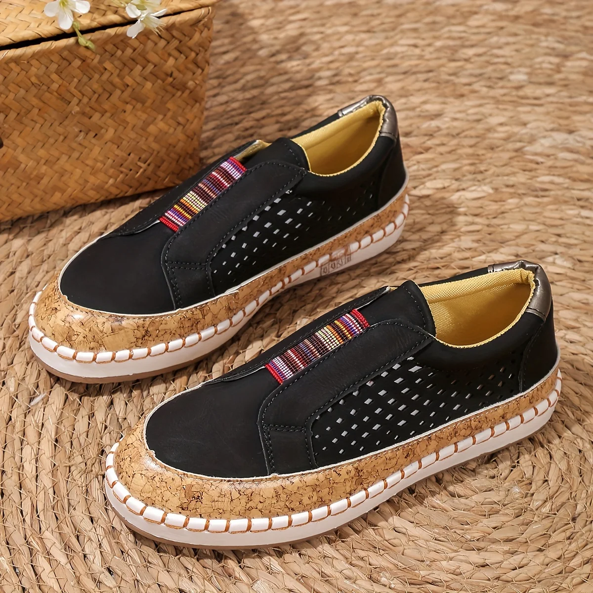 Mara – Bequeme Slipper mit Kork-Details