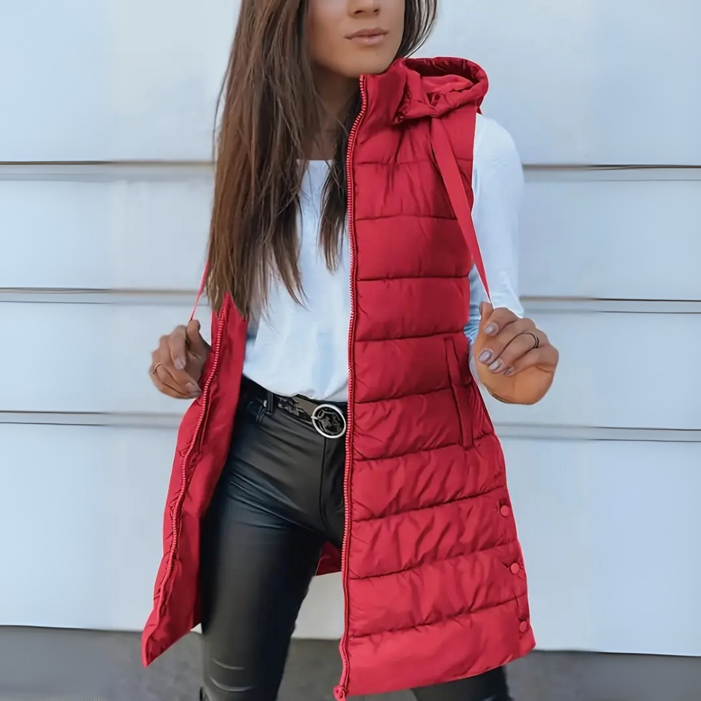 Sara – Steppweste Damen mit Kapuze und Modernem Schnitt