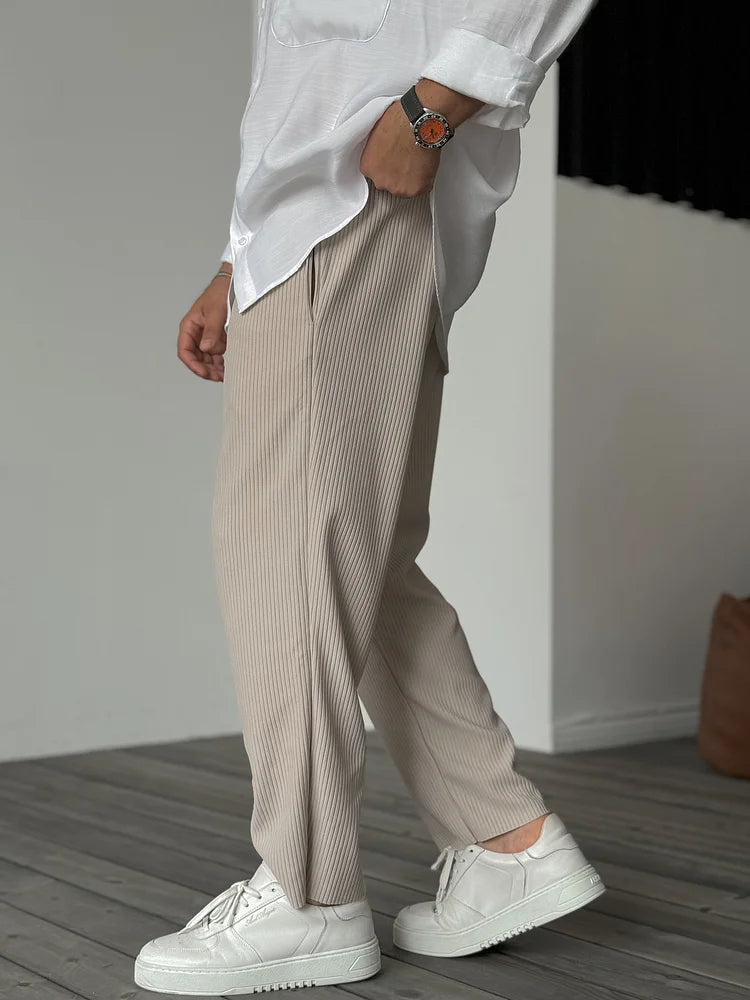 Noah – Plissierte Freizeit Herrenhose