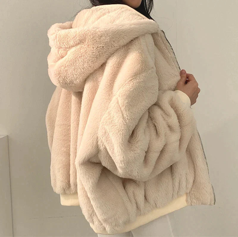 Liora – Oversize Jacke mit Teddykragen