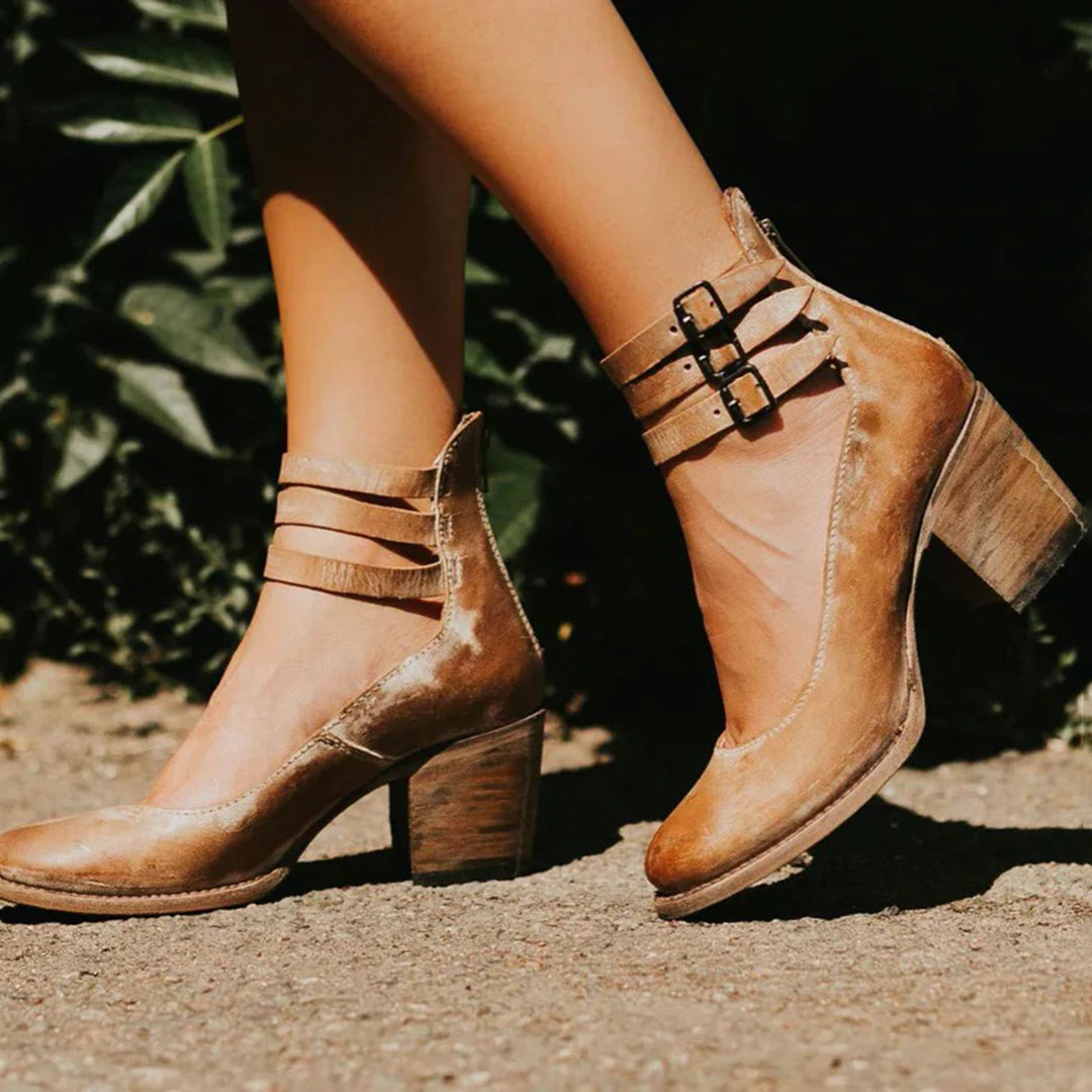 Raya – Vintage-inspirierte Schnallenpumps mit Blockabsatz