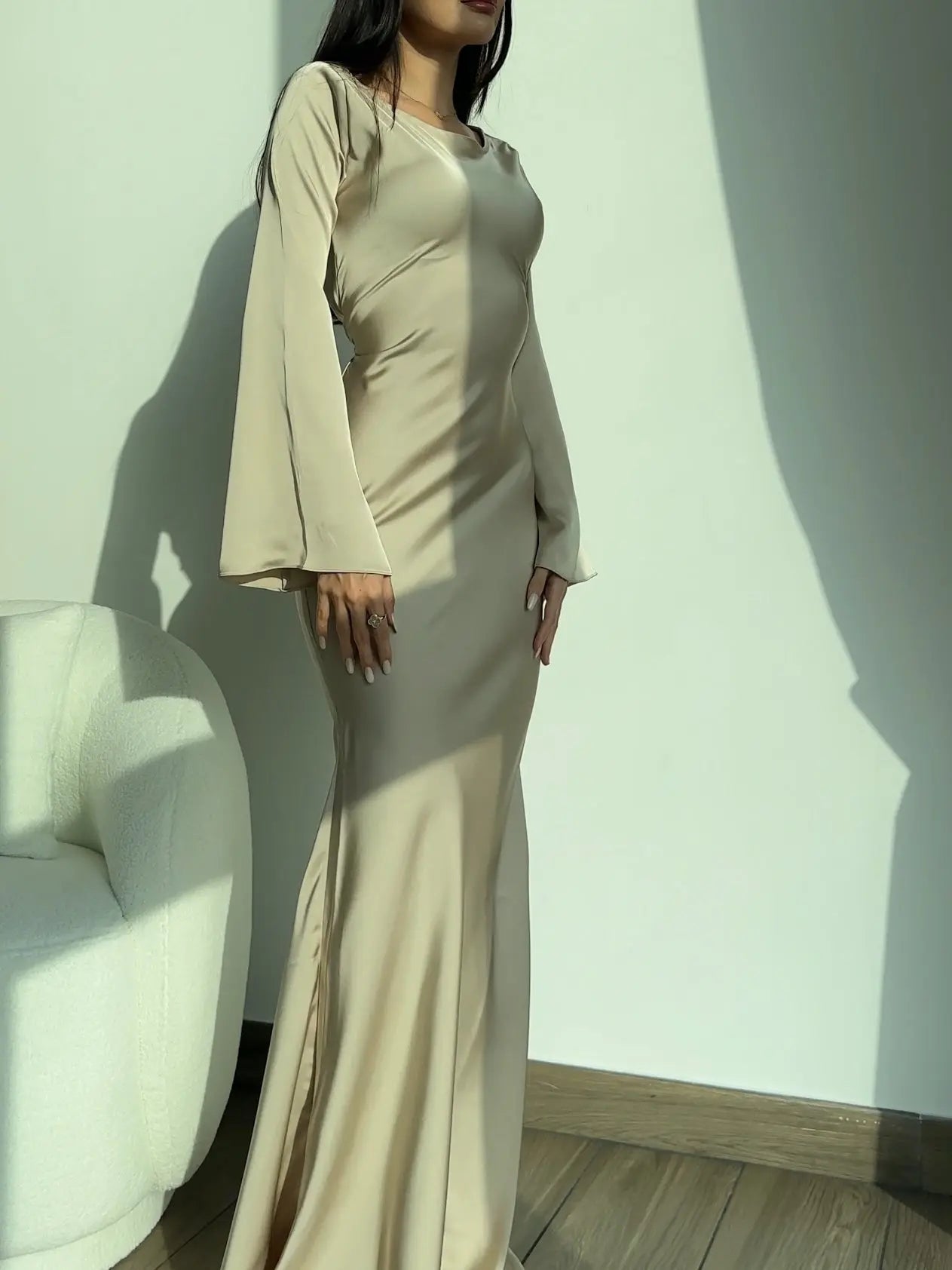 Valeria - Damen Maxikleid elegant langarm figurbetont mit weitem Saum