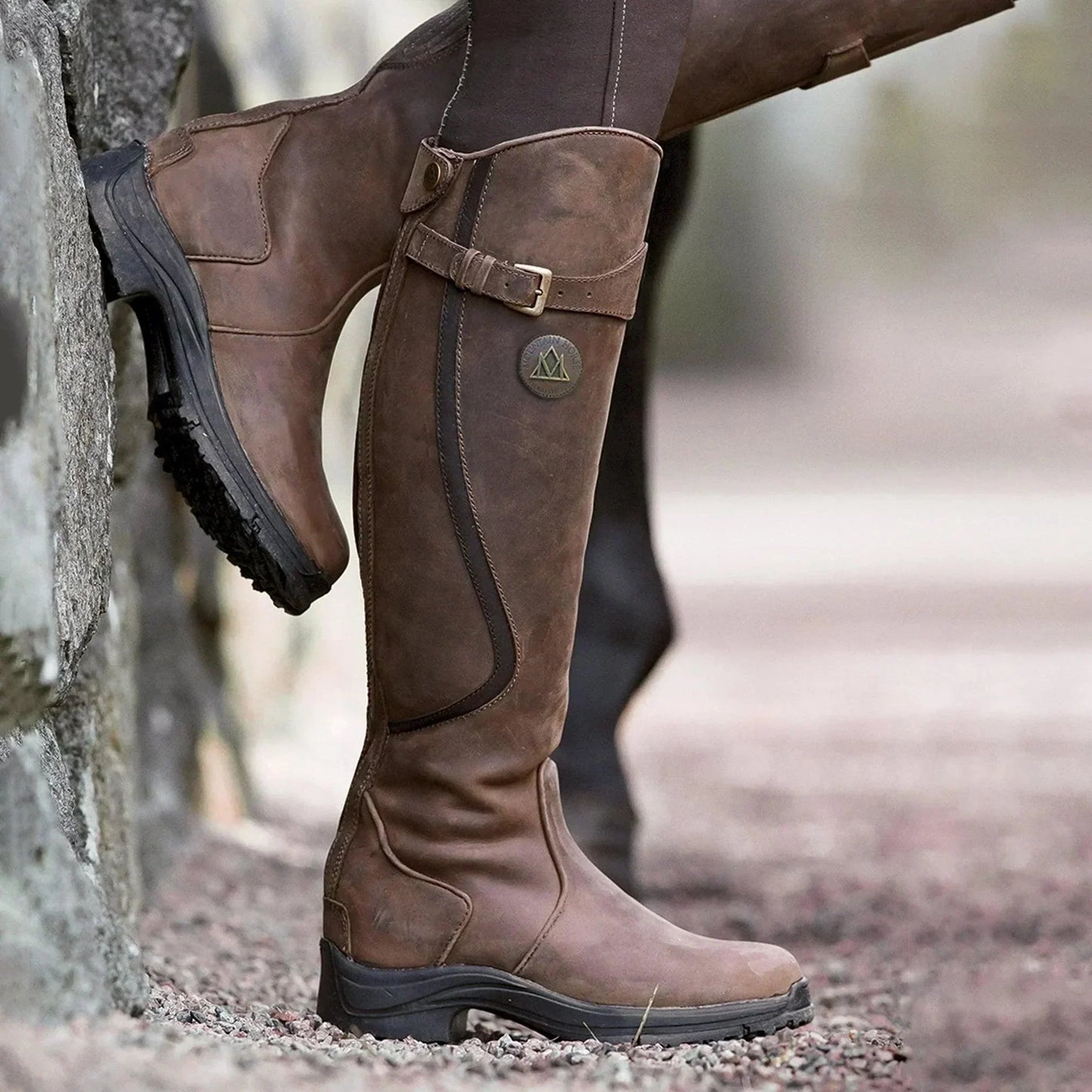 Aurelia – Hohe Outdoor-Stiefel mit wasserdichter Sohle