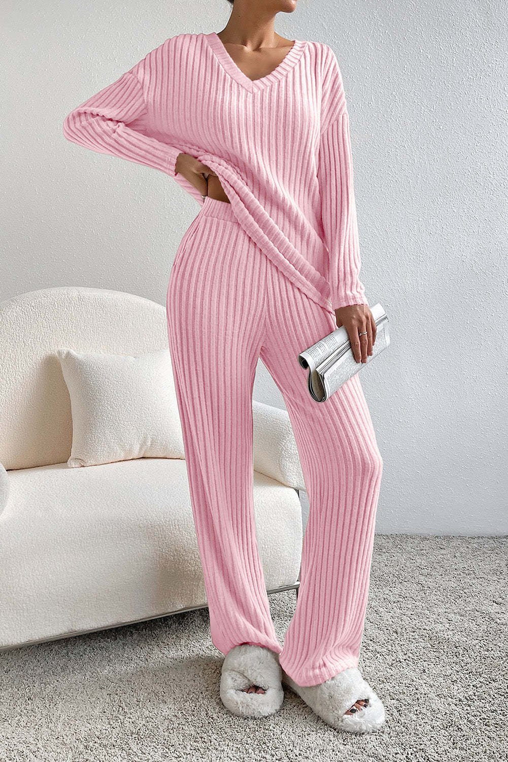 Alina – Damen Strick-Set mit V-Ausschnitt und lockerer Passform