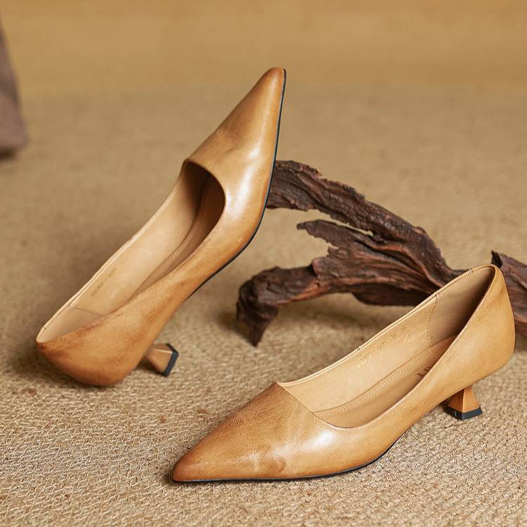 Elena - Damen Pumps mit Kitten-Heel
