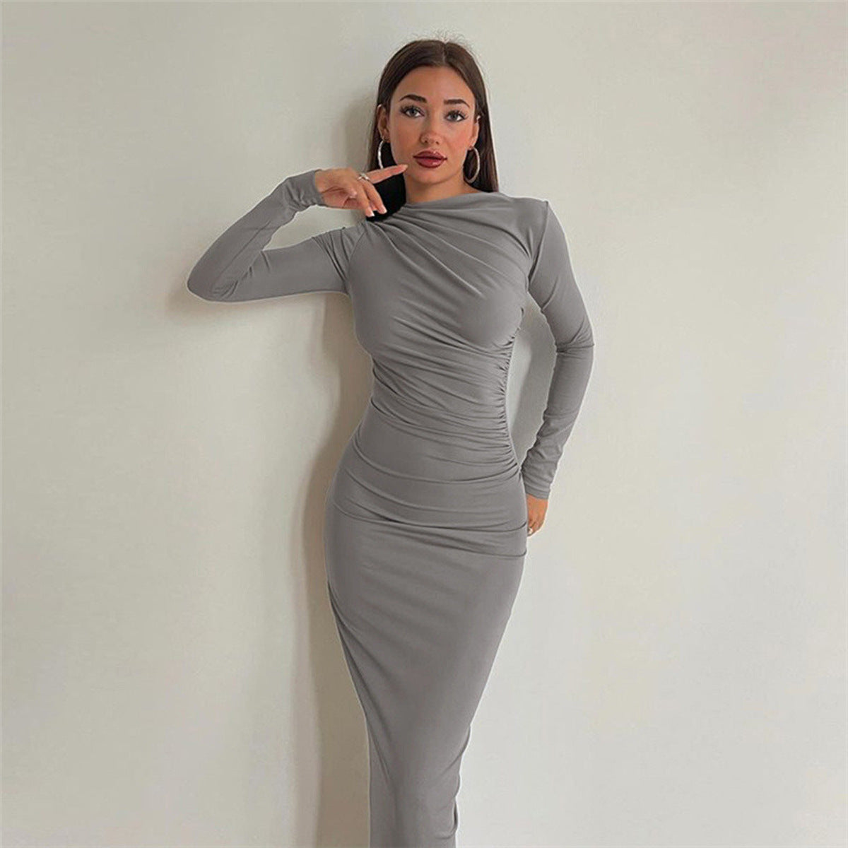 Amara – Damen Bodycon Kleid mit langen Ärmeln und Raffungen
