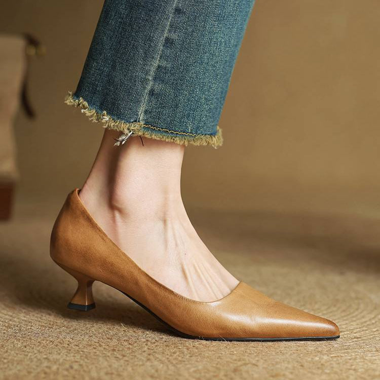 Elena - Damen Pumps mit Kitten-Heel