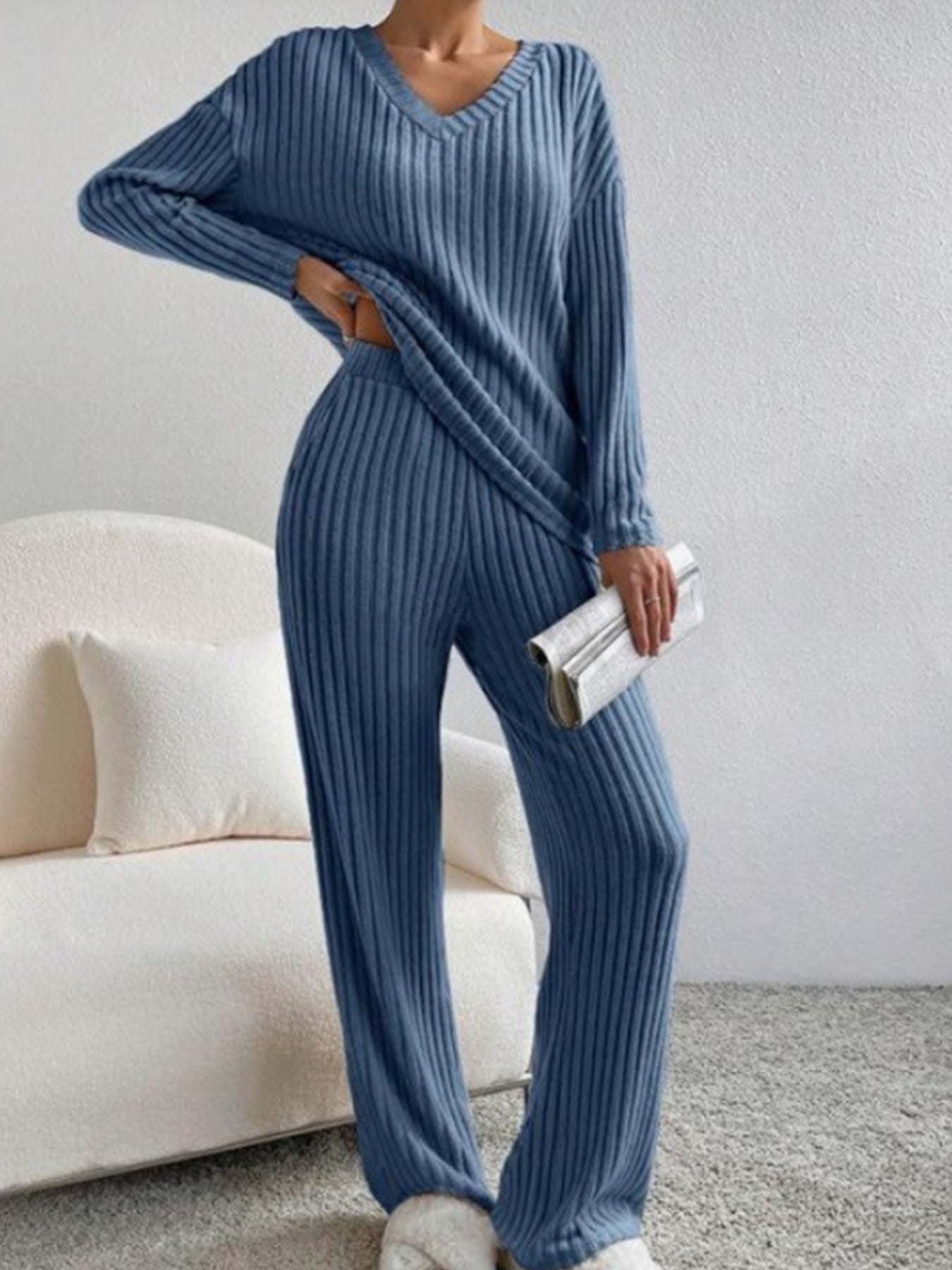 Alina – Damen Strick-Set mit V-Ausschnitt und lockerer Passform