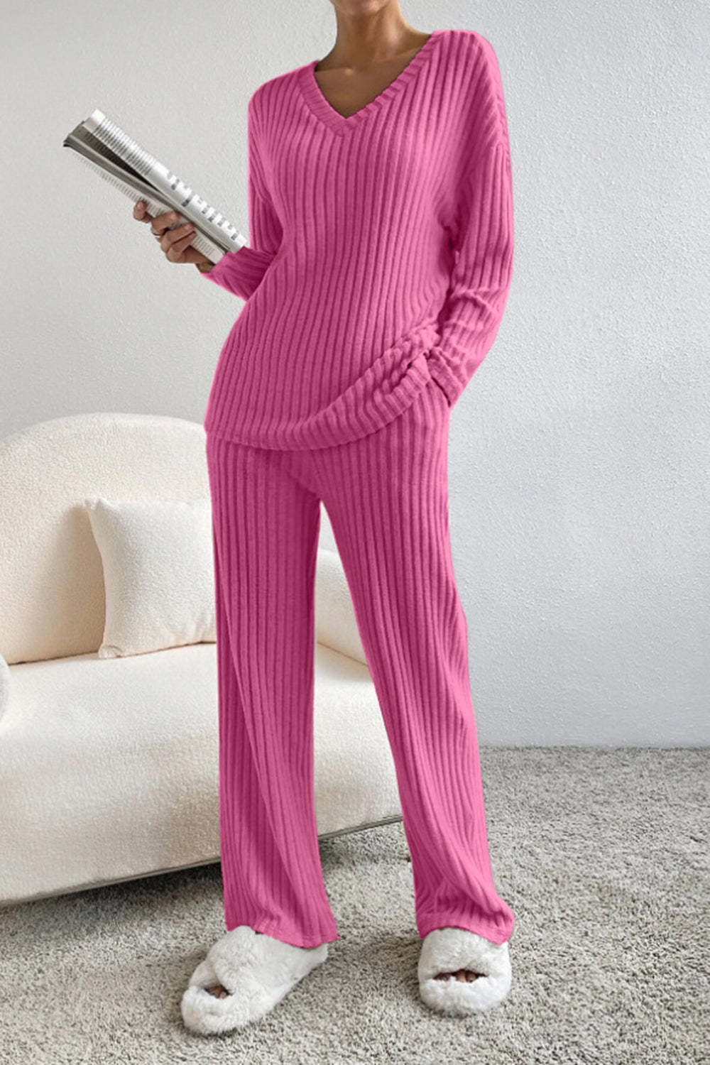 Alina – Damen Strick-Set mit V-Ausschnitt und lockerer Passform