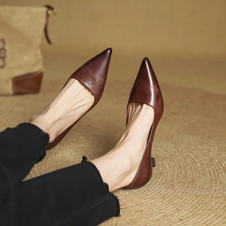 Elena - Damen Pumps mit Kitten-Heel