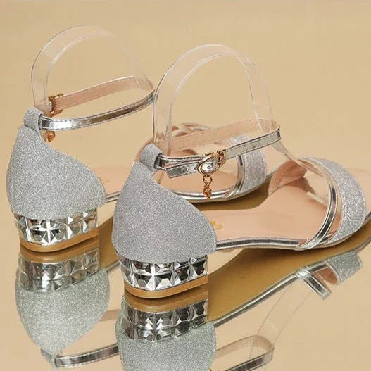 Lucia – Elegante Sandalen mit Goldakzenten