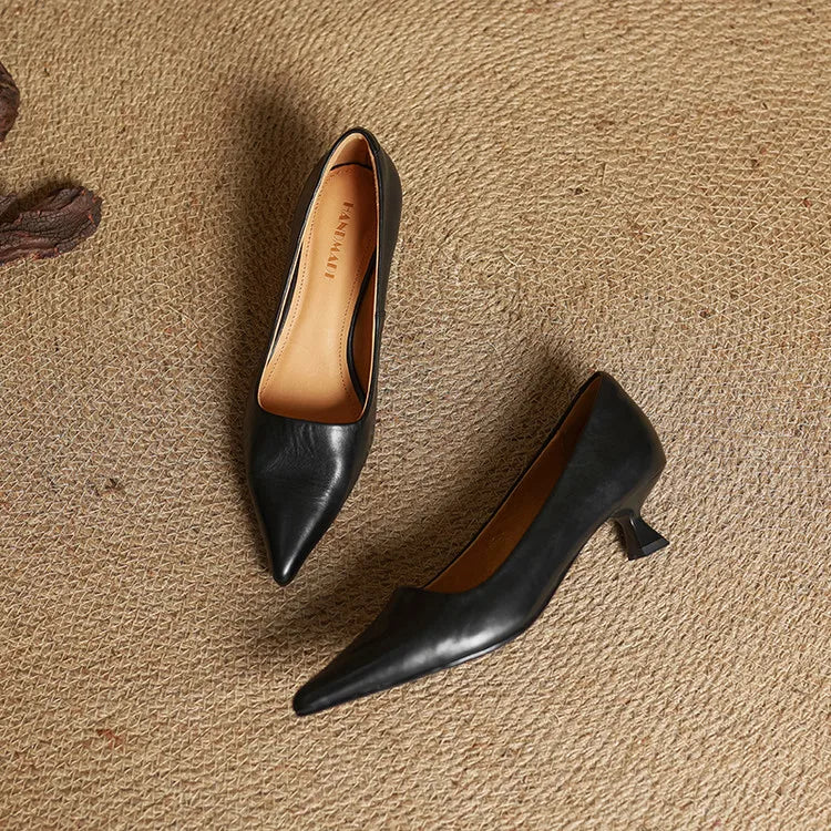 Elena - Damen Pumps mit Kitten-Heel