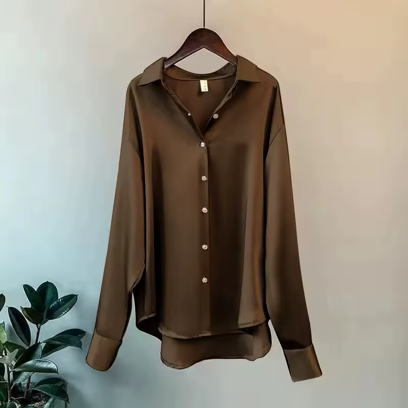 Clara - Damenbluse mit Satin-Finish und klassischem Kragen
