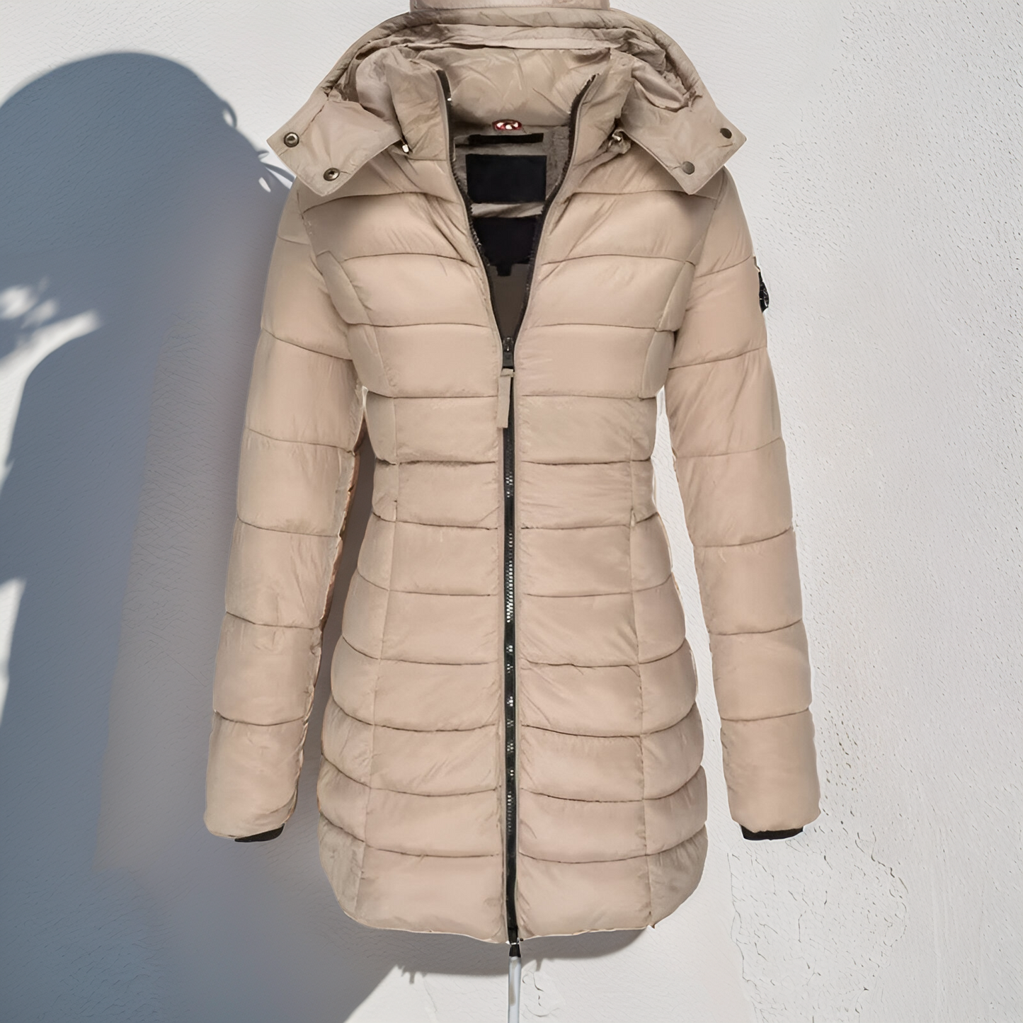 Morgana – Lange gesteppte Damenjacke mit Kapuze