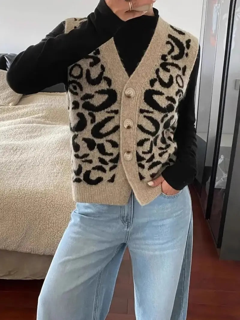 Lia - Damen Strickweste modisch mit Knöpfen