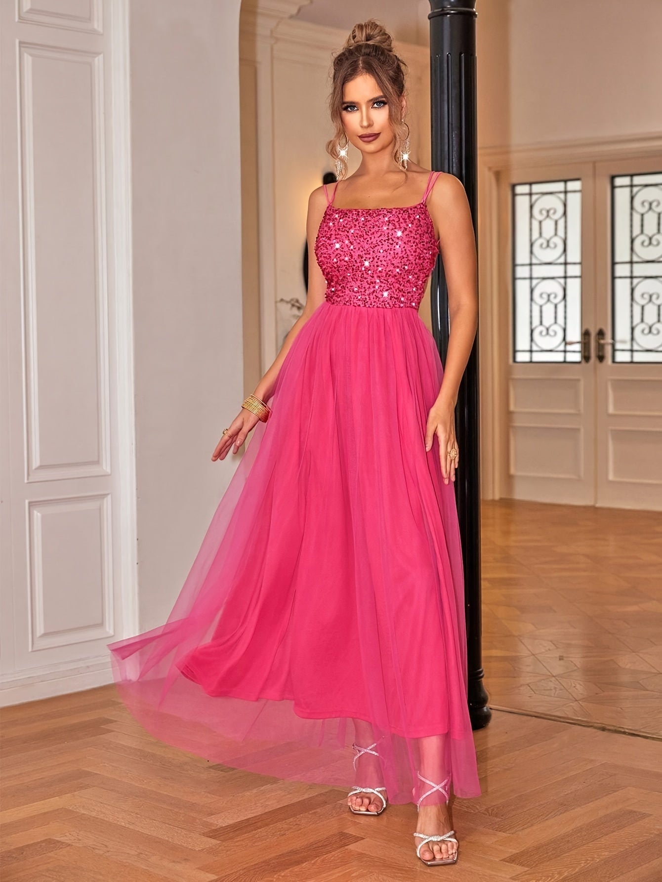 Alina – Elegantes Abendkleid mit Pailletten & Tüll