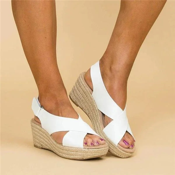 Marisol – Sommerliche Keilsandalen mit Bastsohle