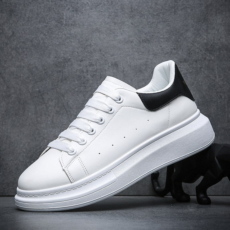 Noah - Unisex Sneaker in Weiß mit schwarzem Fersenpatch