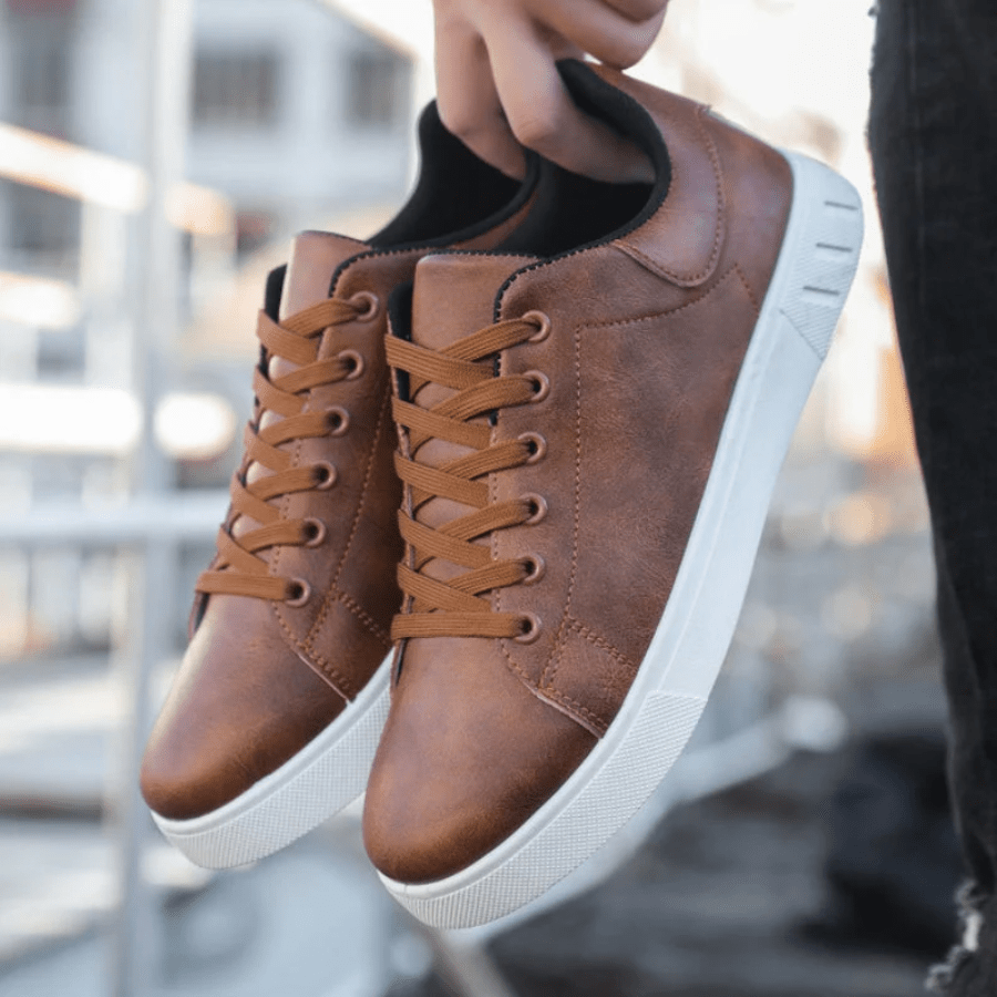 Elyas – Sneaker im Leder-Look mit Schnürung und Gummisohle