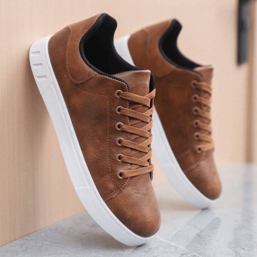 Elyas – Sneaker im Leder-Look mit Schnürung und Gummisohle