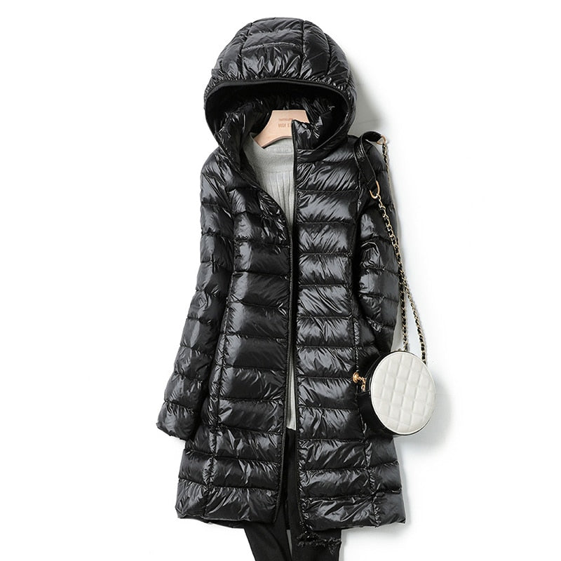 Lina – Damen Steppmantel mit Kapuze und glänzendem Finish