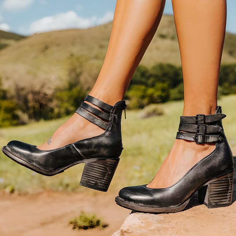 Raya – Vintage-inspirierte Schnallenpumps mit Blockabsatz