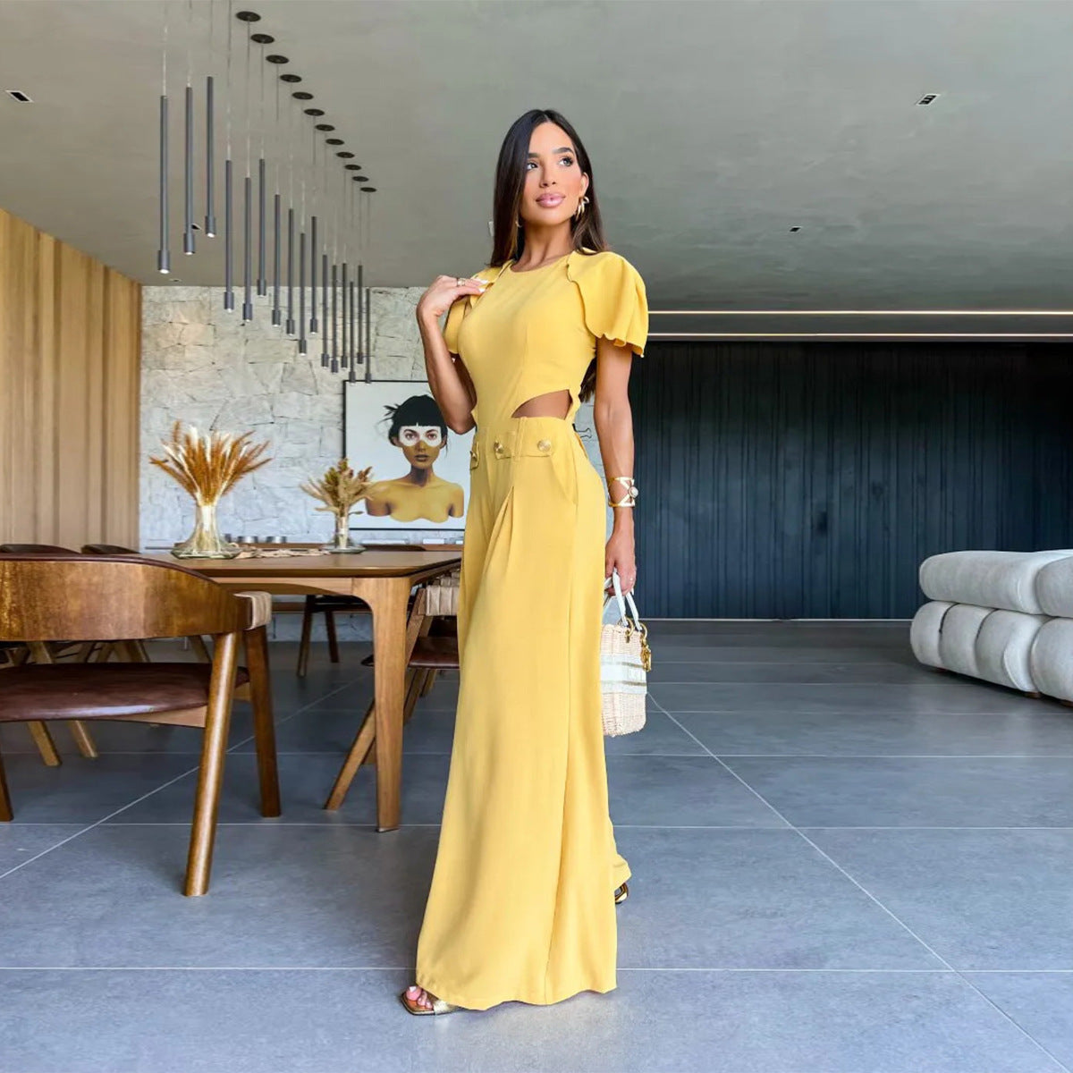 Sofia – Eleganter Designer-Jumpsuit mit Cut-Outs und Goldknöpfen