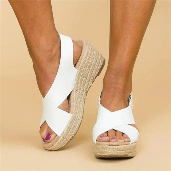 Marisol – Sommerliche Keilsandalen mit Bastsohle