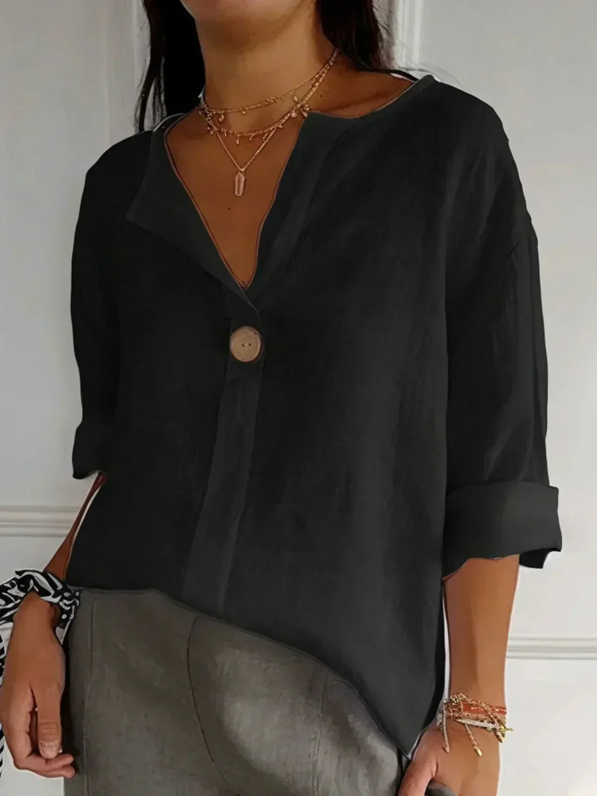 Fredrika – Legere Leinenbluse mit Knopfdetail