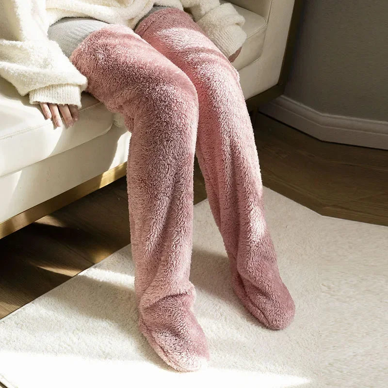 Clara – Flauschige lange Kuschelsocken für Damen