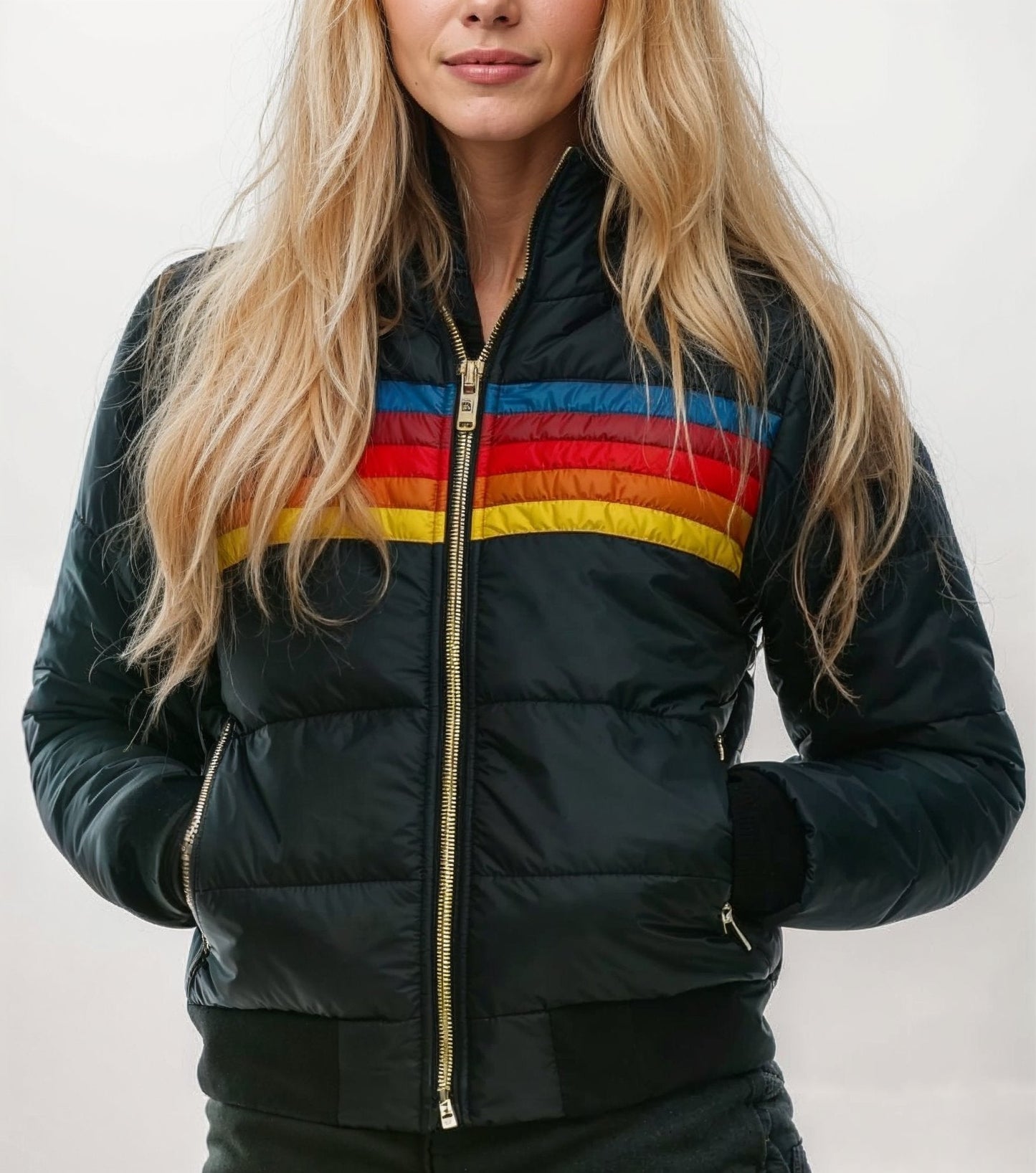 Mara – Gestreifte Steppjacke Damen mit Kapuze und Retro-Look