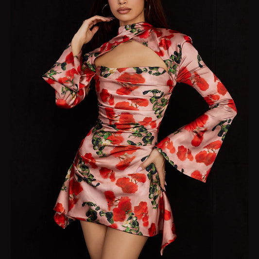 Chona – Minikleid mit floralem Ausschnitt