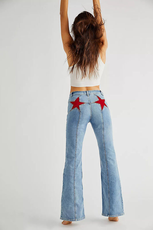 Sophia - Damen Schlaghose Jeans mit roten Sternen-Details