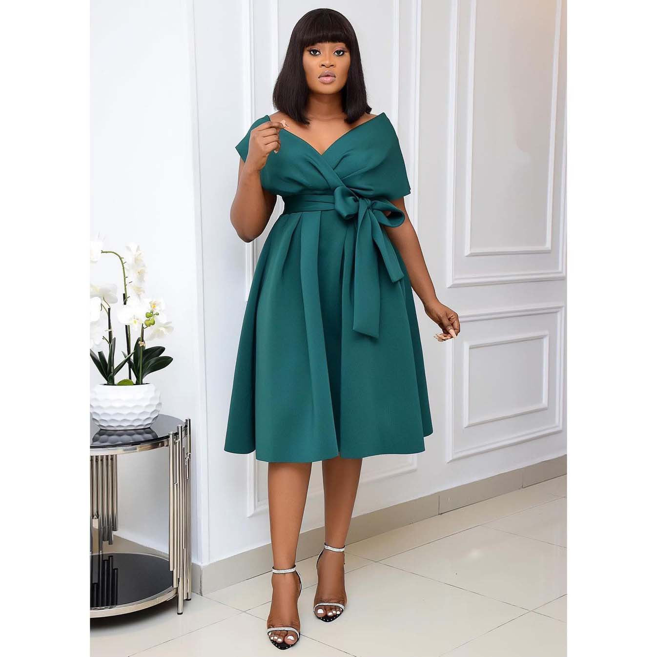Ines | Elegante escote en V Vestido de noche slim-fit