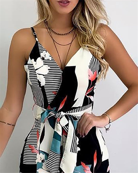 Mila – Jumpsuit mit grafischem Print und Taillengürtel