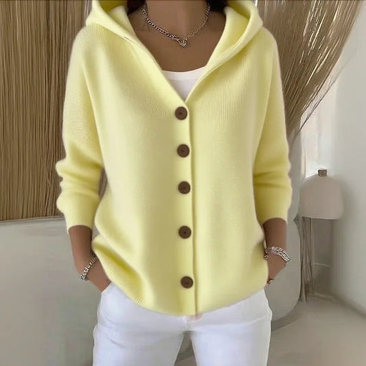 Emma - Damen Strickjacke mit Kapuze und Knöpfen
