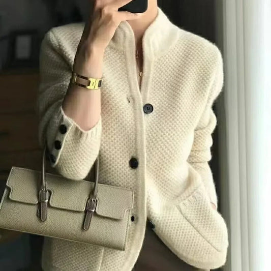 Emma - Damen Strickjacke mit Knopfleiste