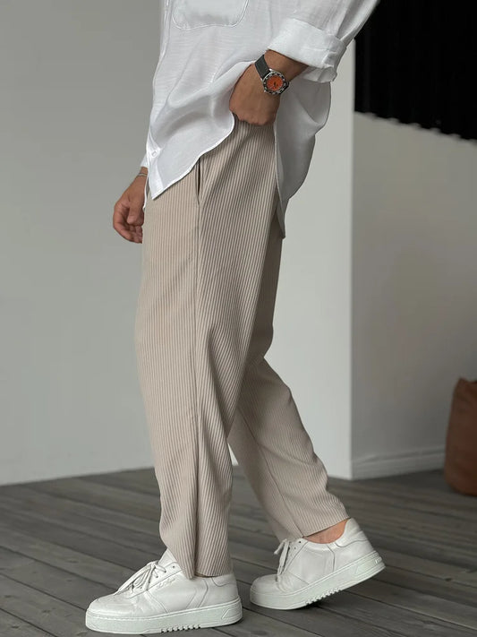 Noah – Plissierte Freizeit Herrenhose